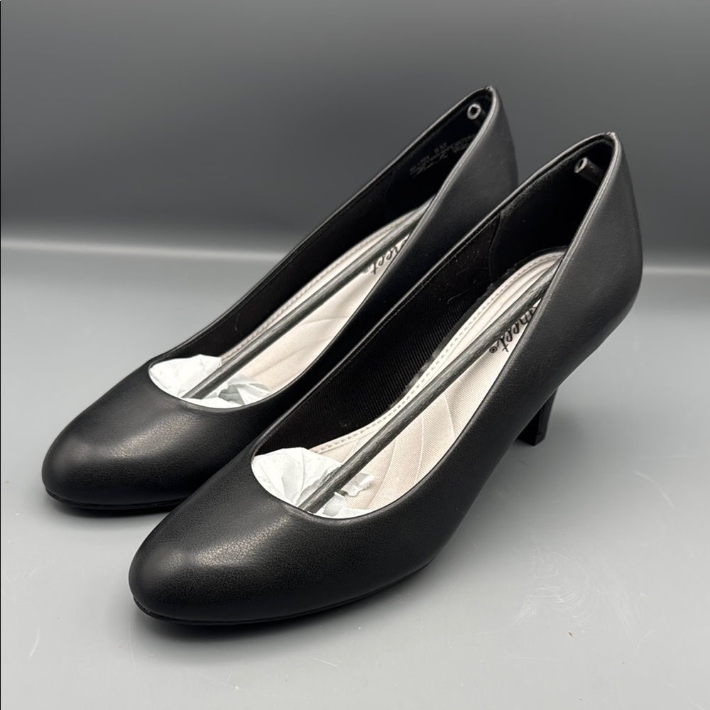 Easy Street Passion Women's Dress Pump